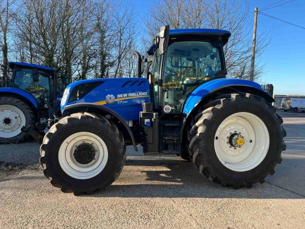 New Holland T6030