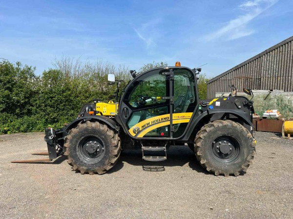New Holland T6030